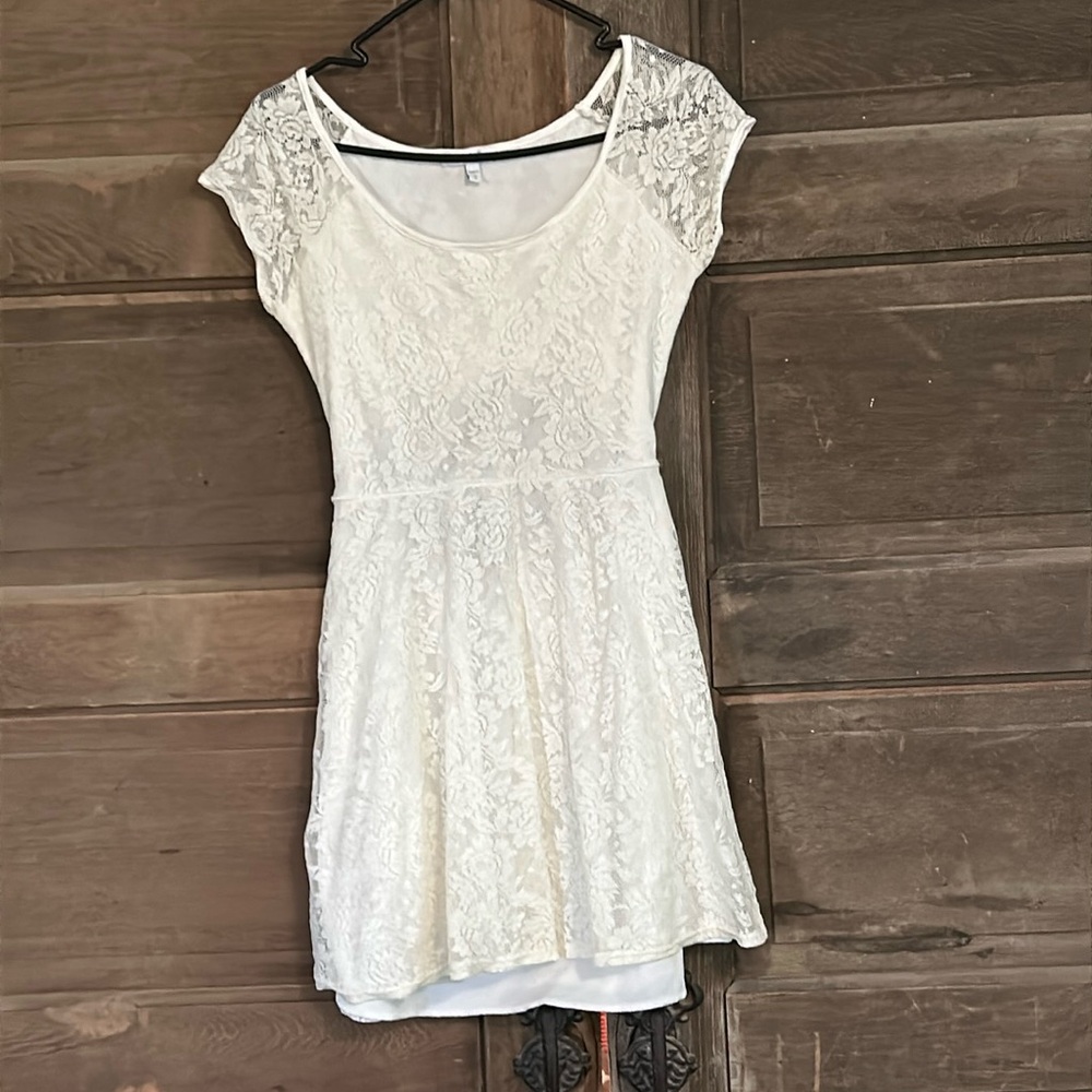 Delia*s lace bodycon mini dress with a‎ back cutout off white color Size medium